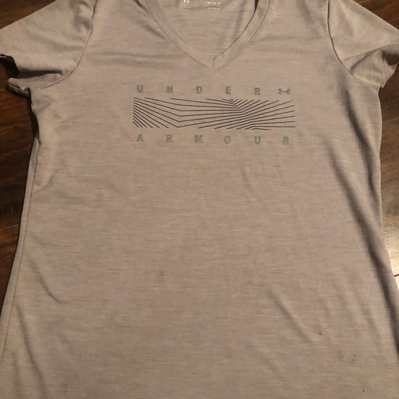 Under Armor Workout top. - Picture 4 of 7